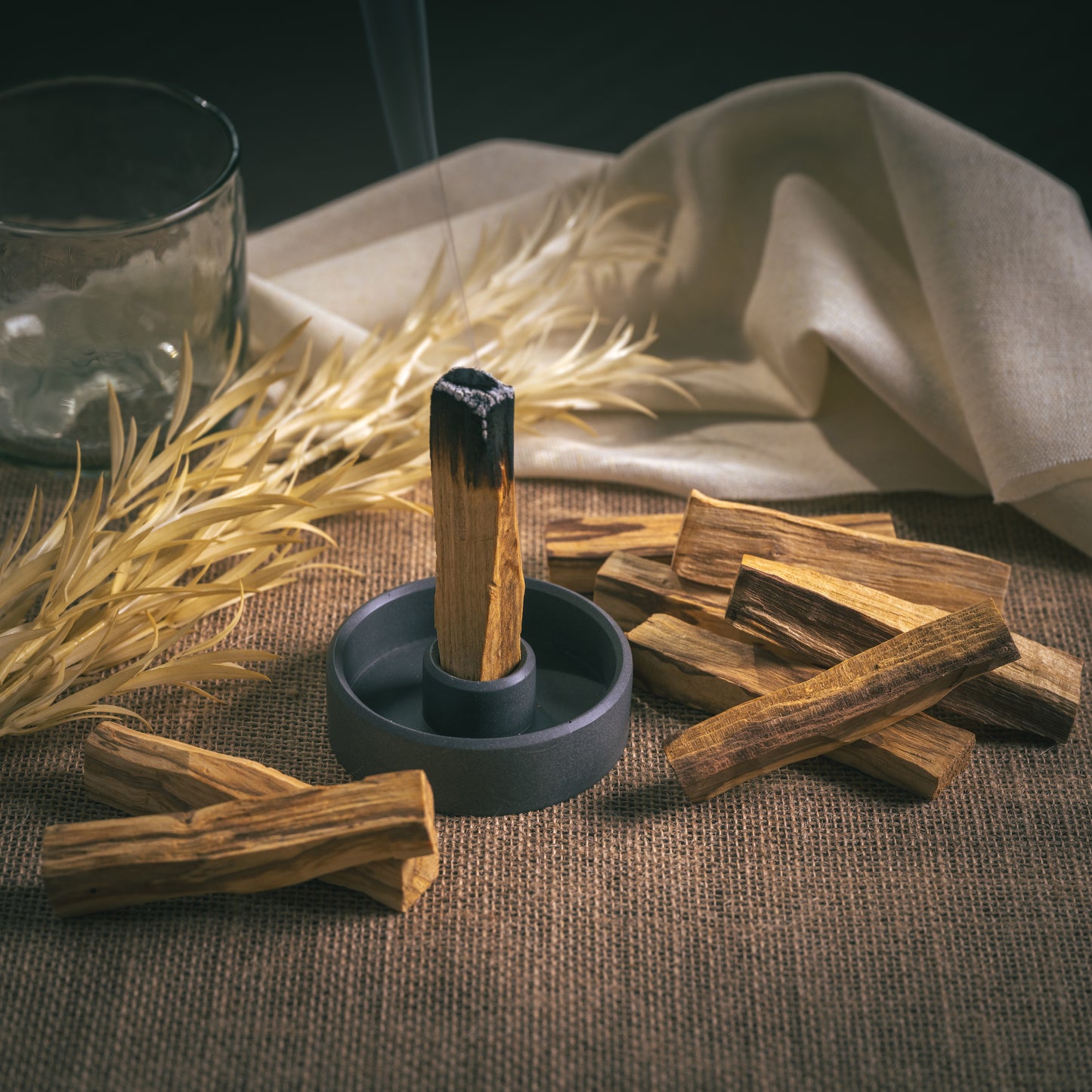 8 Palo Santo + Quemador